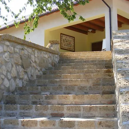 Farmház Lo Scoiattolo Montorio al Vomano